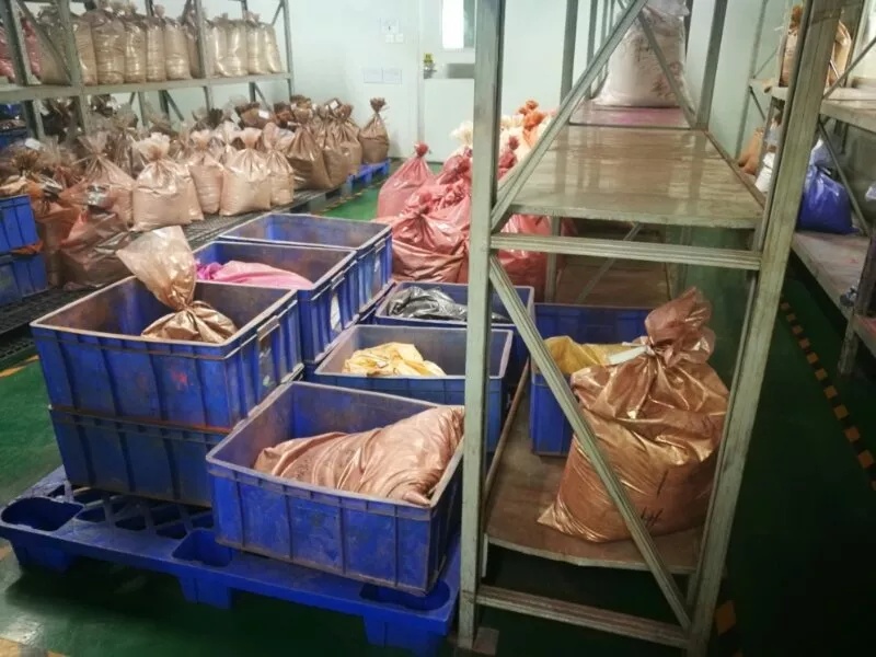 国产色在线传媒AV\ 化妆品一路向贵，但你的脸真的价值百万吗？